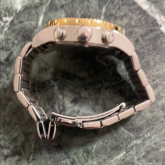 Invicta Men's Gold and Silver Watch - Picture 6 of 8